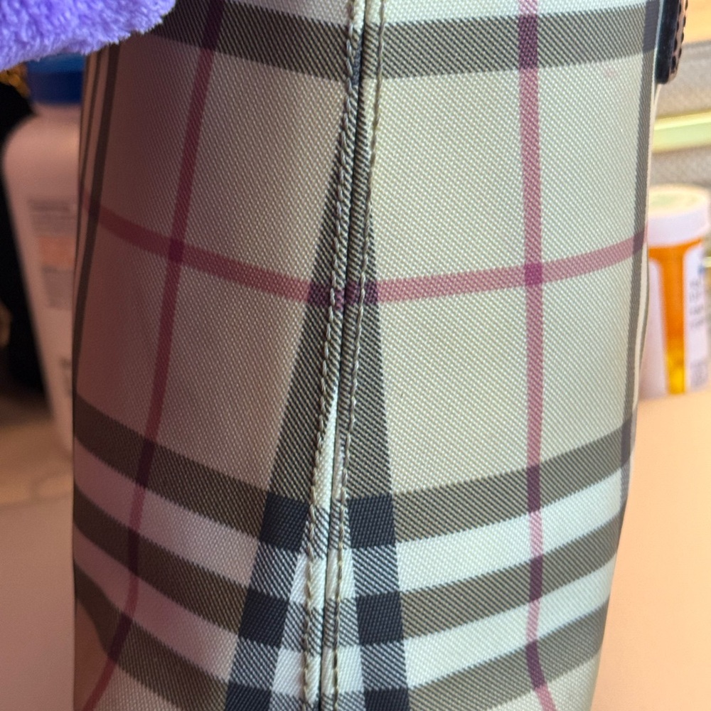 Burberry Signature Canvas Novacheck Tote Bag - Picture 8 of 8